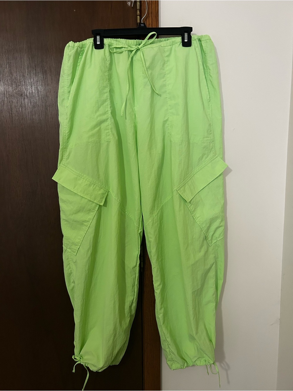 No Boundaries Neon Lime Men’s Cargo Pants
